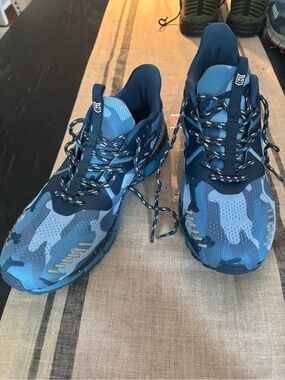 Men's Blue Camo Performance Athletic Sneakers